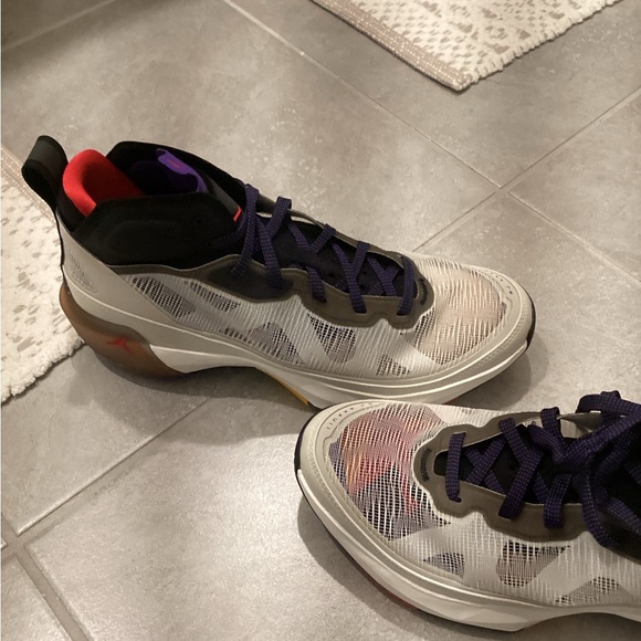 Men’s jordan shoes - Picture 4 of 6